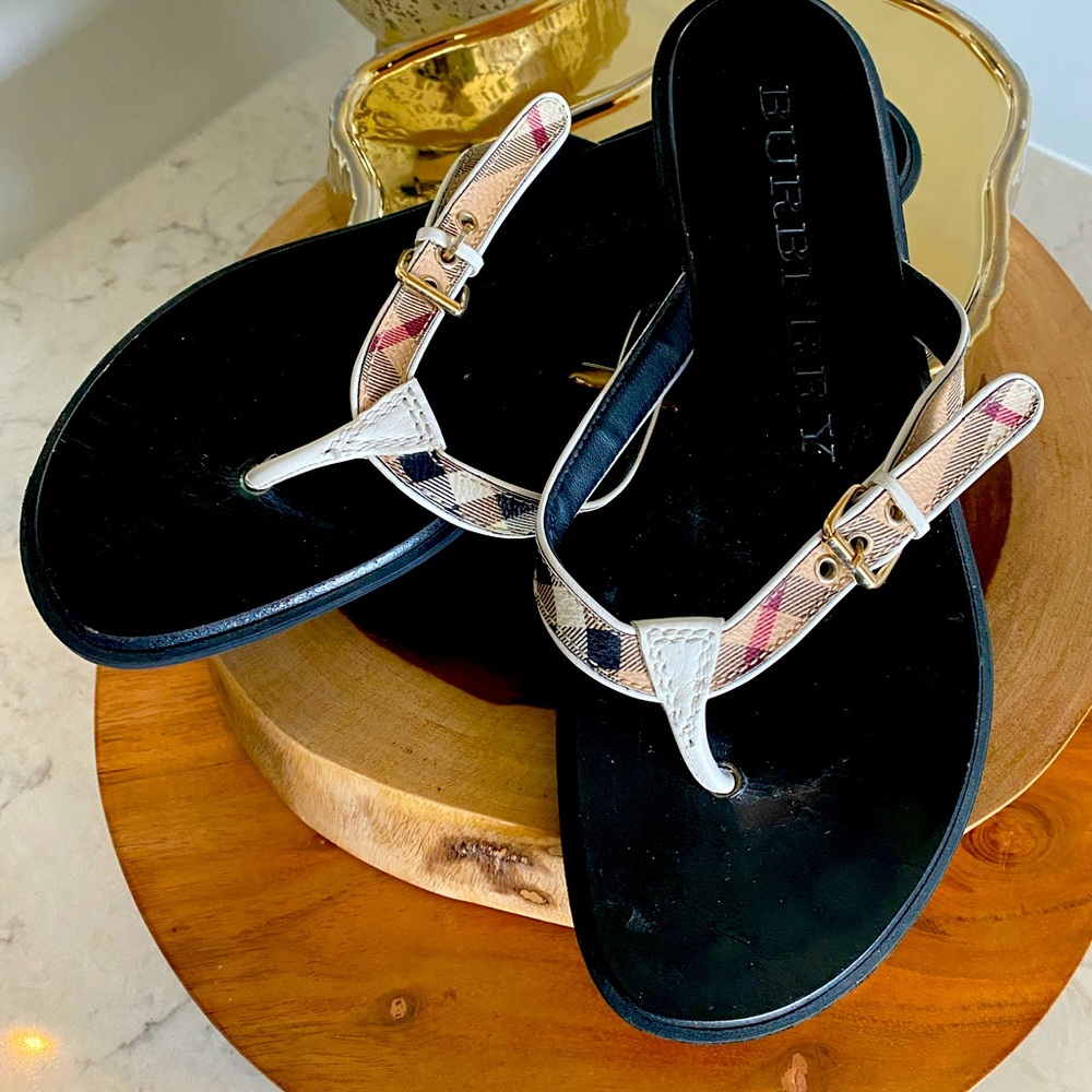 Burberry Leather Flip Flops